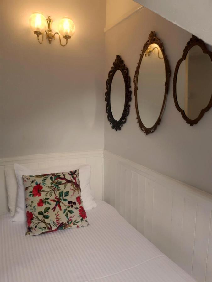 The Telstar Bed & Breakfast Exeter Ngoại thất bức ảnh